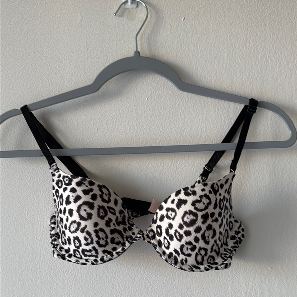 Victoria’s Secret Lightly Lined Bra 32C